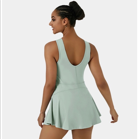 Exercise Dress in Light Green / Celadon - Picture 3 of 7